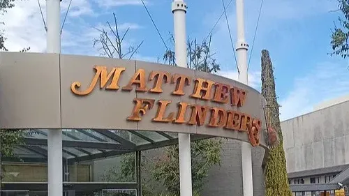 Matthew Flinders Hotel entrance